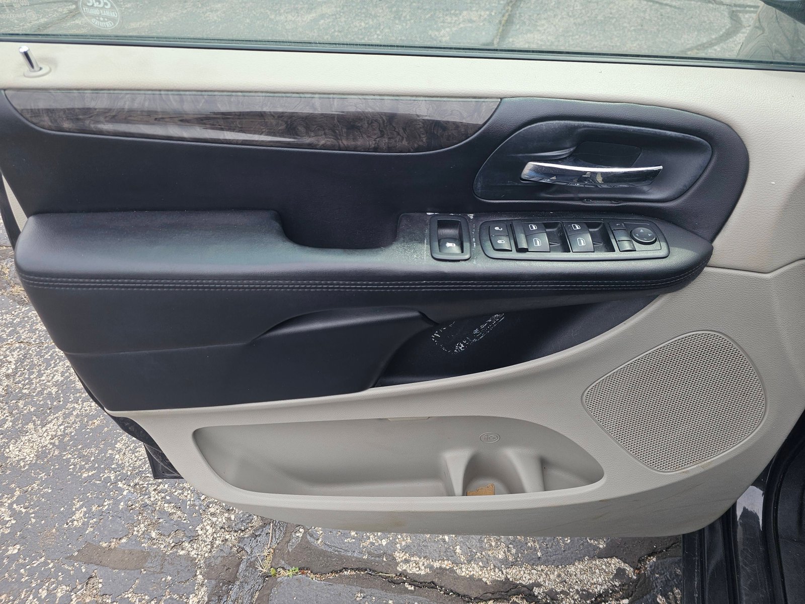 2011 DODGE GRAND CARAVAN - Image 14