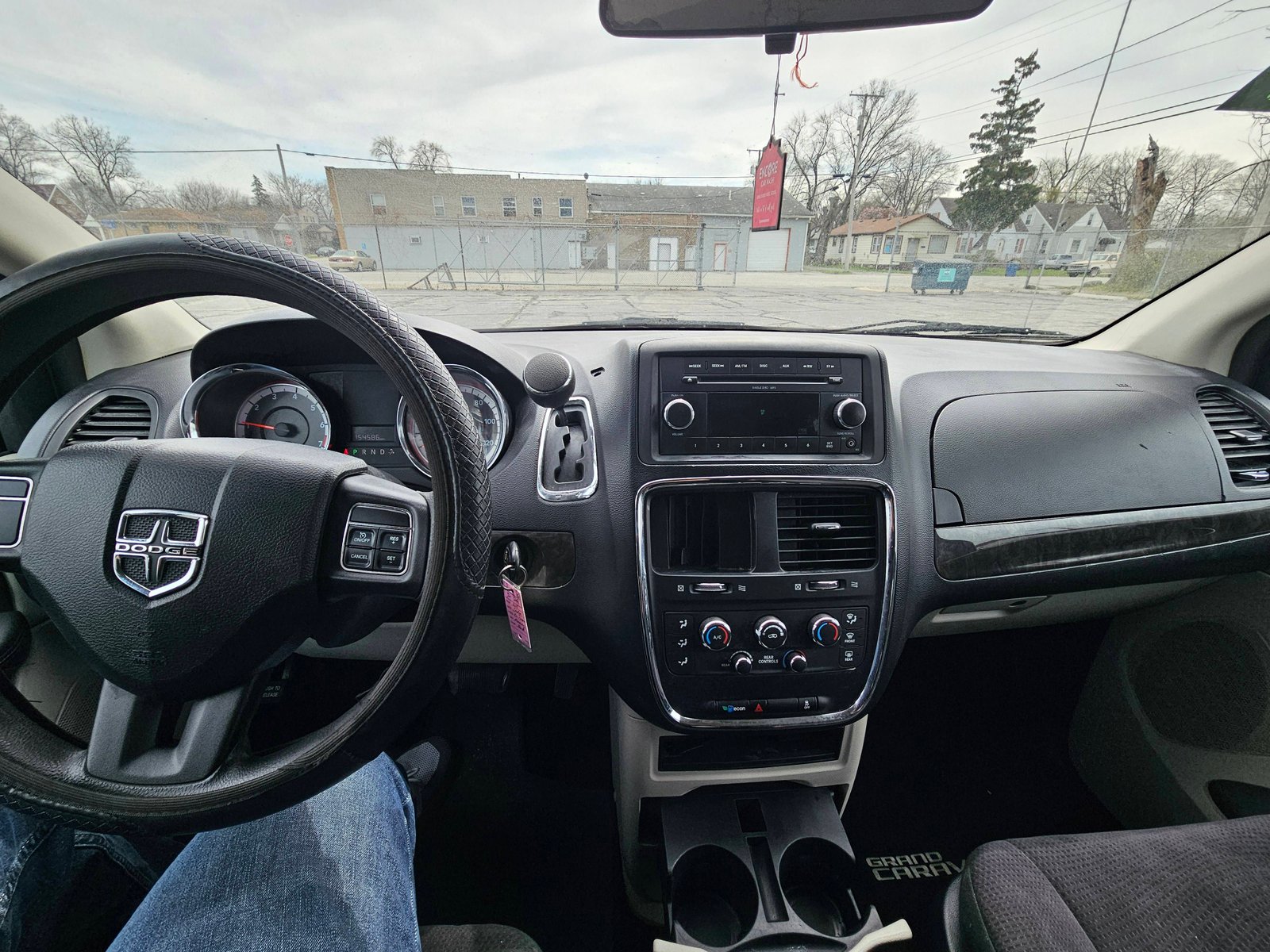 2011 DODGE GRAND CARAVAN - Image 17