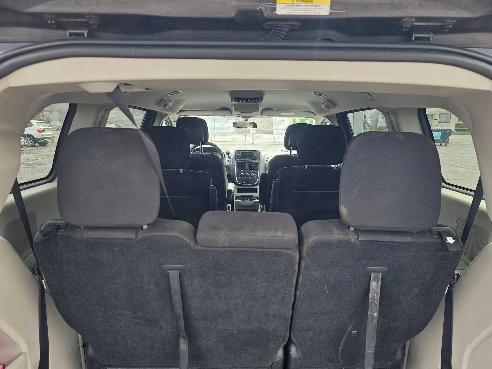 2011 DODGE GRAND CARAVAN - Image 7